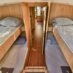 Unique Houseboat Center 'greuns' 보트호텔 *