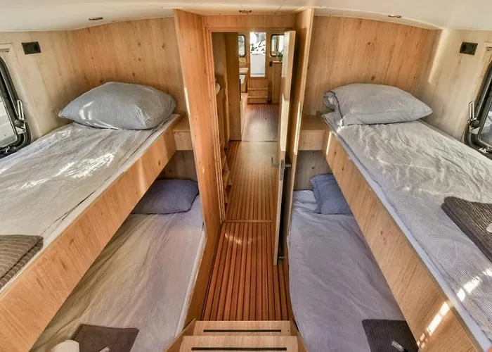 Unique Houseboat Center 'greuns' Botel *