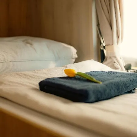 Unique Houseboat Center 'greuns' Botel