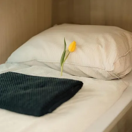 Botel Unique Houseboat Center 'greuns'